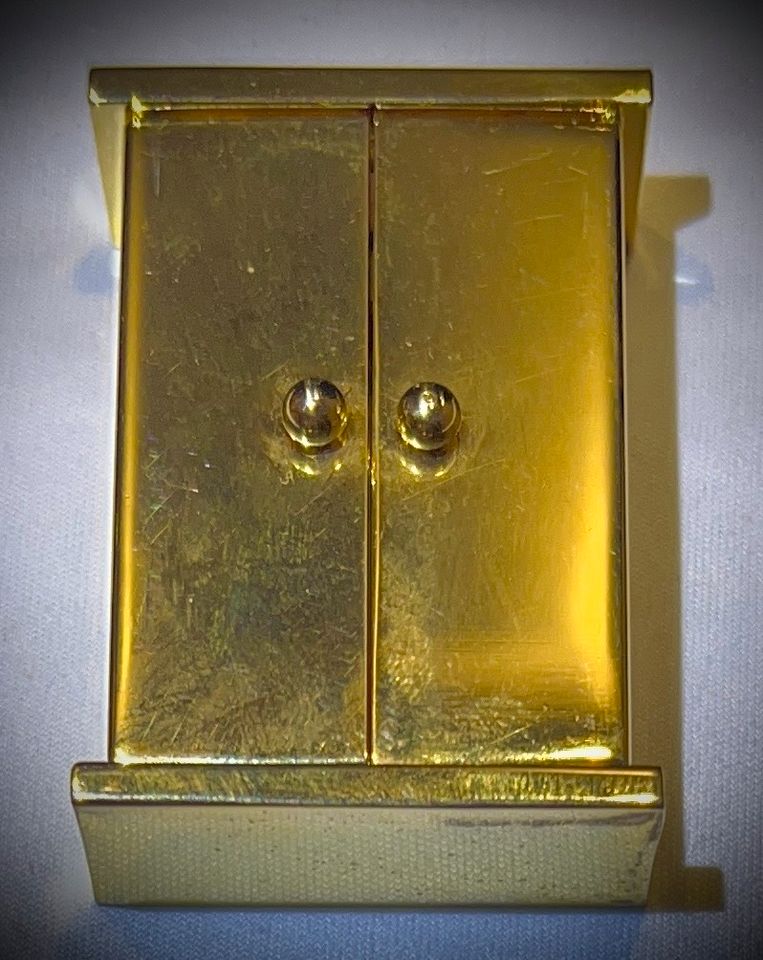 Uhr: 1 goldfarbene designer Miniaturuhr „Schrank mit Türen" .... in Steinfurt