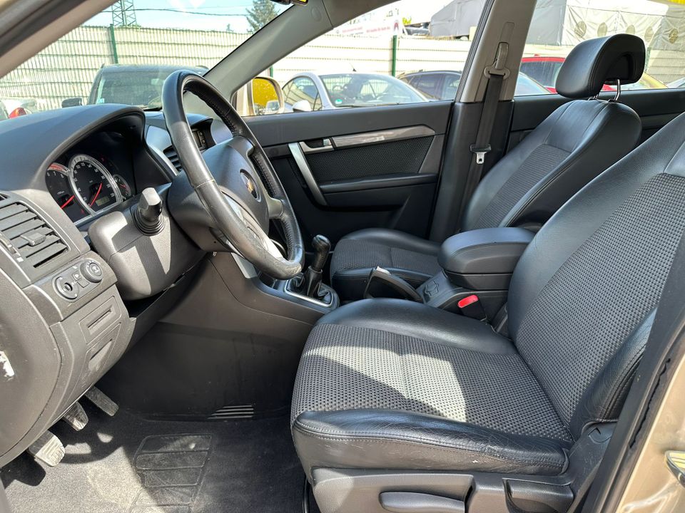Chevrolet Captiva 2.4 LT 4WD 7 Sitzer in Pullach im Isartal
