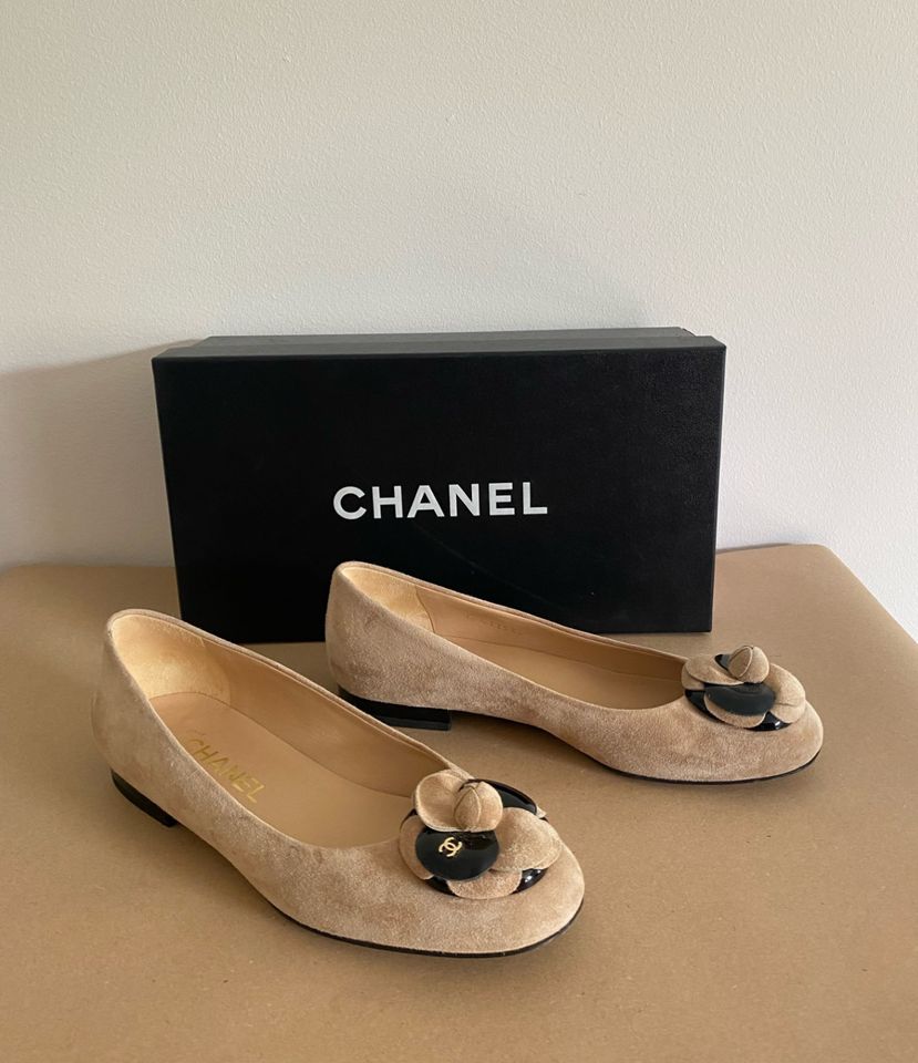 Original Chanel Ballerinas Beige Veloursleder Gr. 36 in Berlin