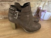 Bugatti High Heels Stiefeletten Gr 40 taupe braun glänzend Nordfriesland - Niebüll Vorschau