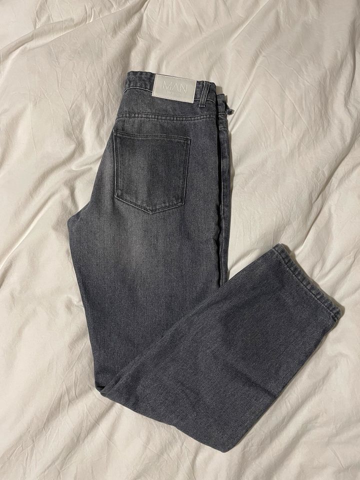 Jeans/Cord/Chino Hose - Paket aus 8 Hosen in Hamburg