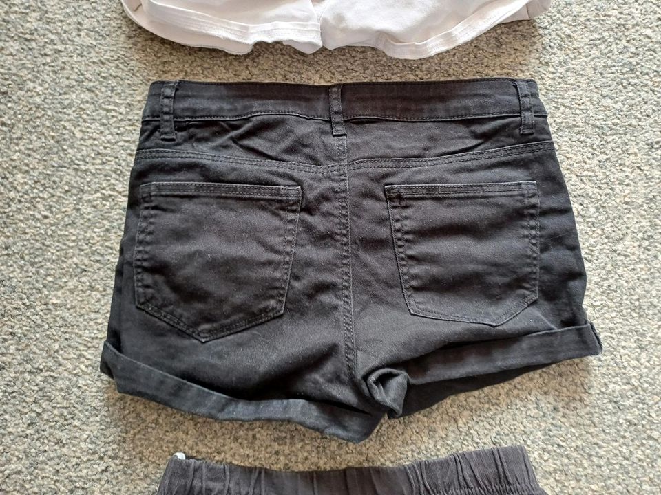 Mädchen Jeansshort's und Sweatshorts Gr.158 H&M in Wittenburg