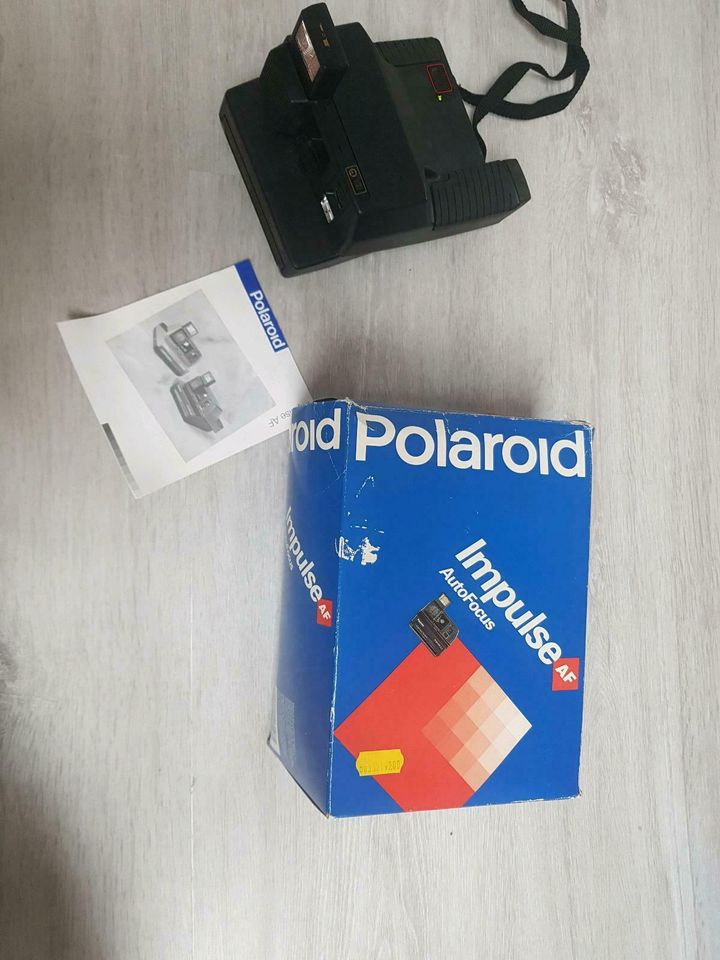 Polaroid Kamera in Schopfloch