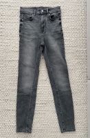 Neu Esprit skinny Jeans schwarz Esprit highwaist Jeans 26/30 Frankfurt am Main - Sachsenhausen Vorschau