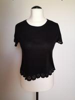 T-Shirt Schwarz Blumen Cut-out Atmosphere Gr. 38 Nordrhein-Westfalen - Steinheim Vorschau