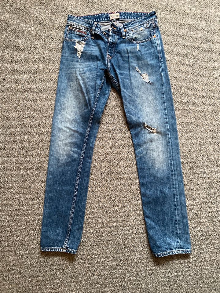 Jeans Jeanshose Tommy Hilfiger 29/32 neuwertig in Bad Friedrichshall