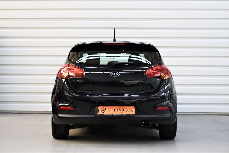 Kia Ceed Edition 7+1.Hand+SHZ+LHZ+Bluetooth+34.800KM in Forst