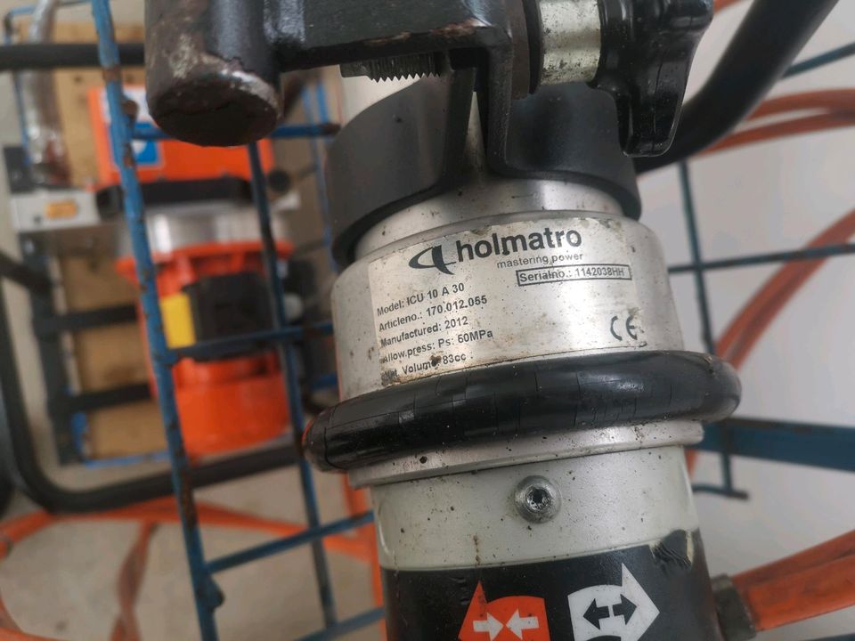 Hydraulische Schere Spreizer Rettungsschere Holmatro in Floß