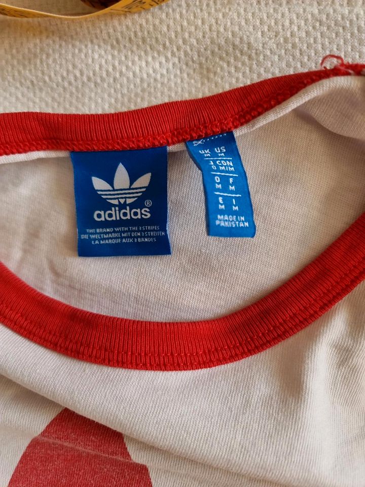 Adidas longsleeve M in Leipzig