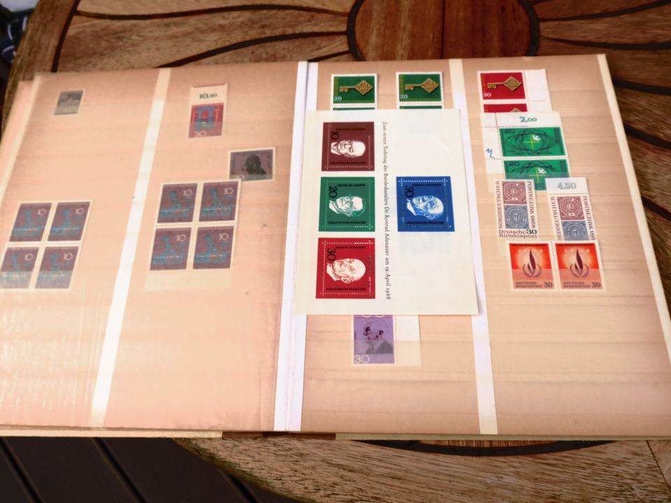 Briefmarkenalben in Essen