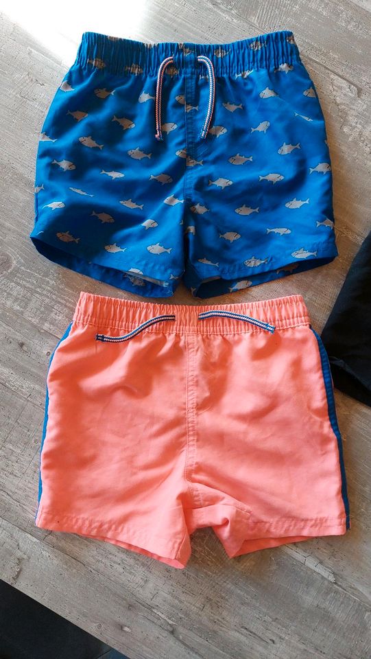 Kinder Badehose 92 98 104 blau Fische neon Orange Star wars in Bielefeld