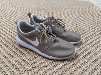 ✅TOP✅ Nike Roshe Run Größe 44 Gold Sneaker Laufschuhe Thüringen - Nordhausen Vorschau