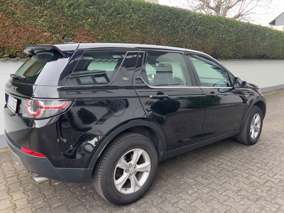 Land Rover Discovery Sport TD4 110kW Automatik 4WD in Rodgau