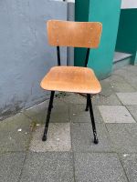 Alter Stuhl, Schule Büro Werkstatt Düsseldorf - Friedrichstadt Vorschau