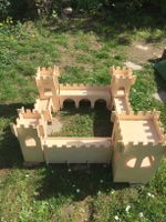 Burg aus Holz, sehr wenig bespielt, fast wie neu! Hessen - Bensheim Vorschau