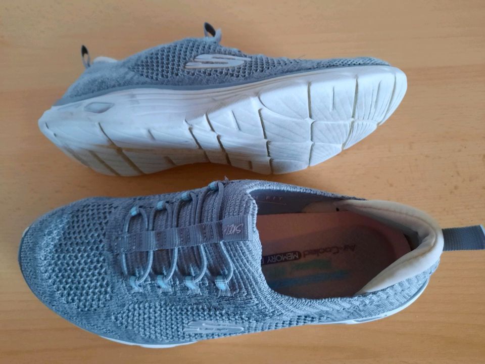 SKECHERS RELAXED FIT MEMORY FOAM - SNEAKER GR. 36 in Gatersleben