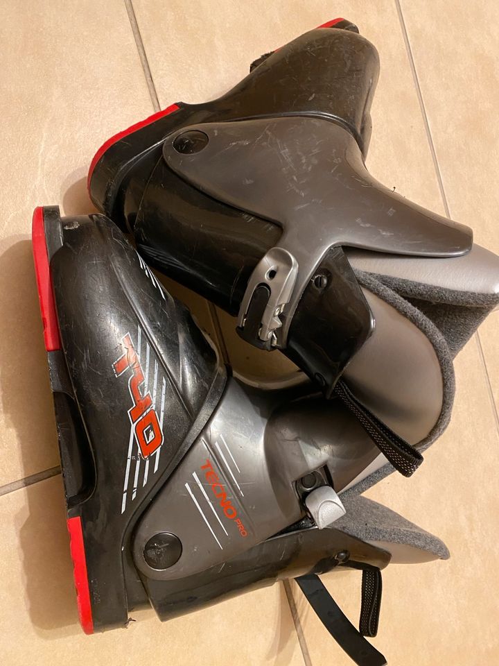 Skischuh Tecno Pro T40 in Geisa