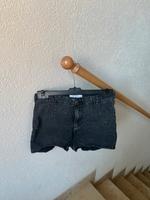 Schwarz/graue High-Waist Jeansshorts Sachsen - Radebeul Vorschau