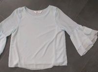 Bluse Shirt Gr 158 12 -13 Jahre H&M hellblau crop wie neu Hessen - Oberursel (Taunus) Vorschau