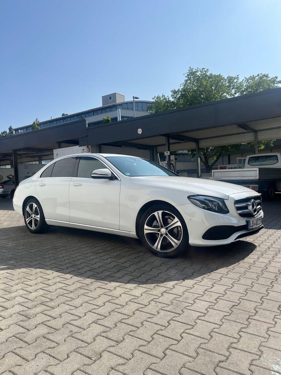 Abbildung des Autos Mercedes-Benz E200