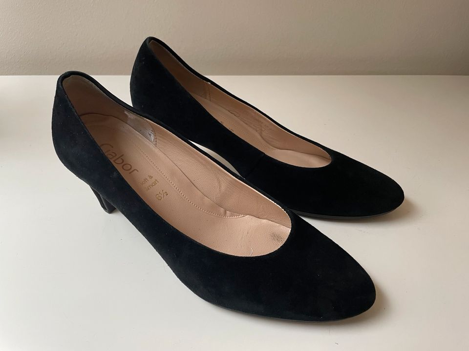 Elegante Velourpumps für festliche Anlässe in Mülheim (Ruhr)