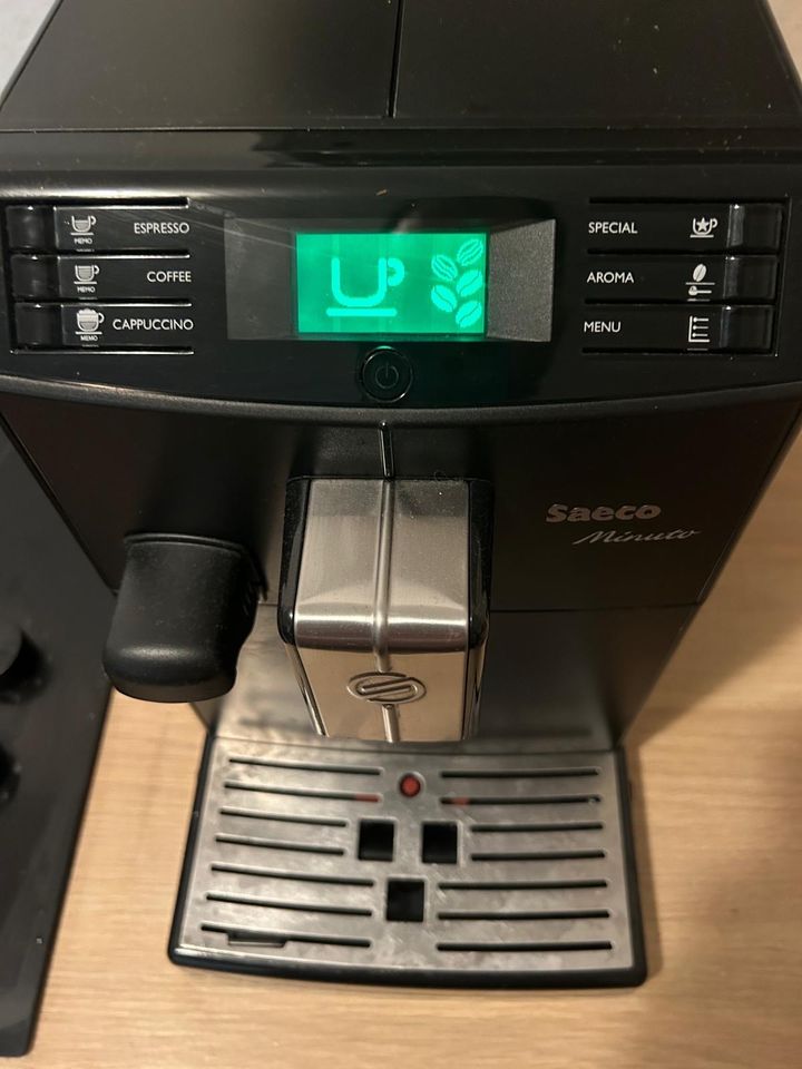 Saeco Minuto HD 8763 Kaffeemaschinen Kaffeevollautomat in Baden-Baden