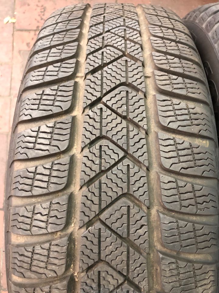 Orig Vw Touran 5TA Felgen 16 Zoll Winterreifen 205 60 16 Pirelli in Leimen