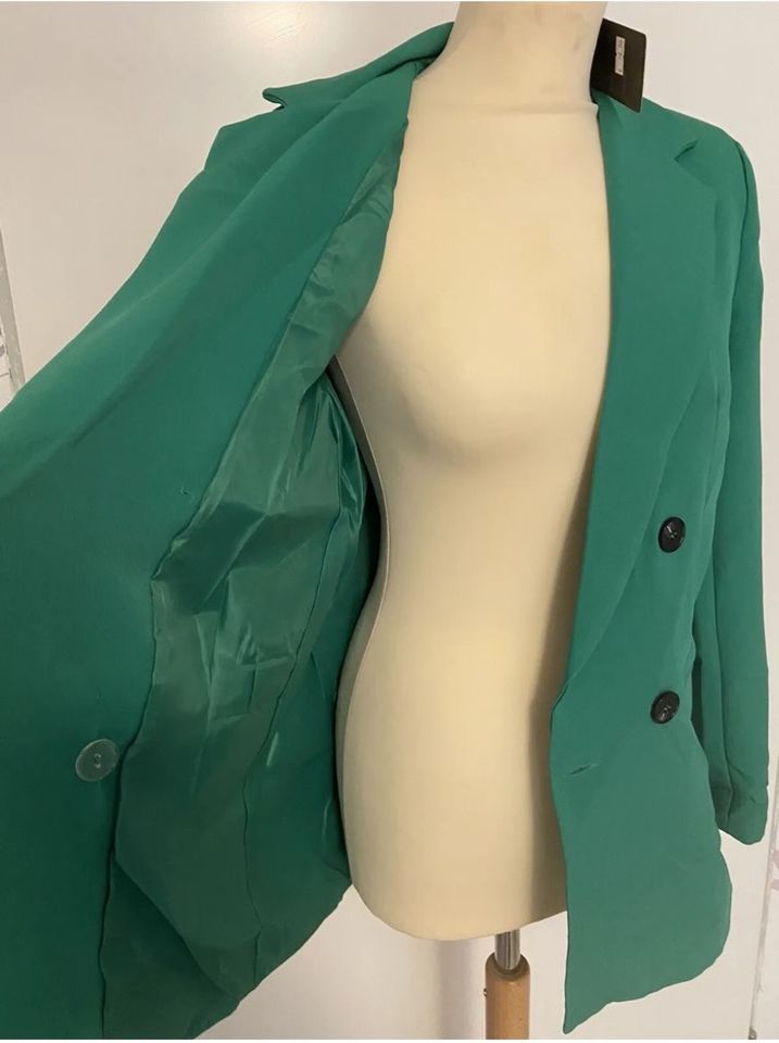 Damen Blazer Gr M in Farbe Grün Neu in Düsseldorf