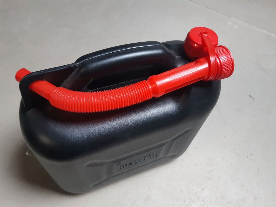 Benzinkanister 10 Liter | Diesel Benzin | NEU | Rasenmäher Garten in Bergheim