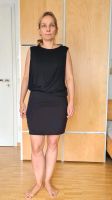 Schwarzes Kleid mit seitlichem Knoten Mango M Frankfurt am Main - Innenstadt Vorschau