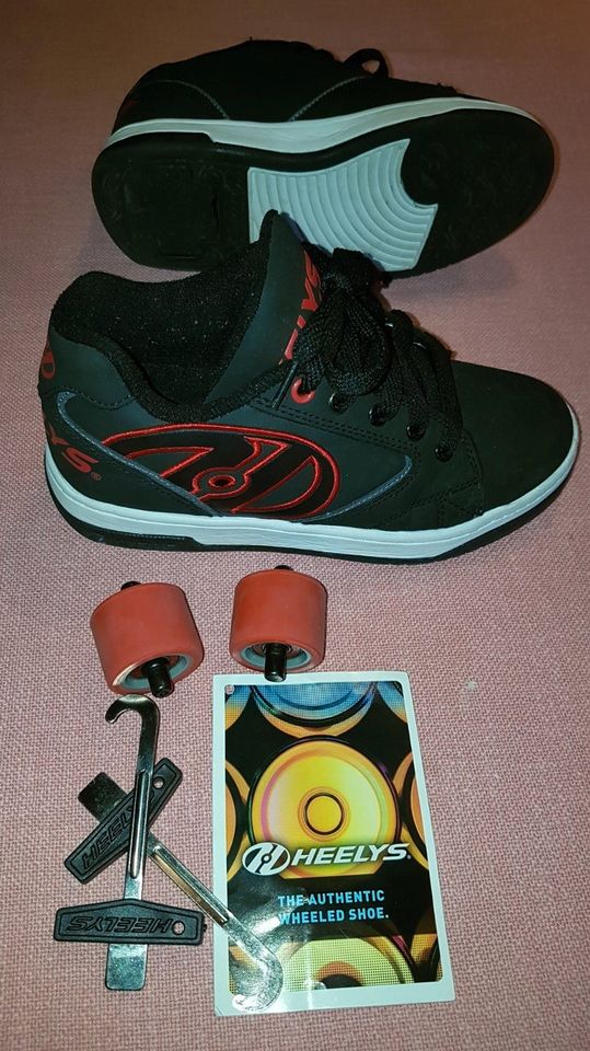 Original Heelys Gr. 34 (fast nie gebraucht) Sneeker schwarz/rot in Dietzenbach