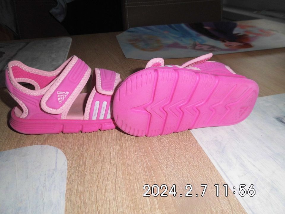 Rutschfeste Badeschuhe  gr.22 ,Adidas Badesandale u. Badeschlüppi in Dachwig