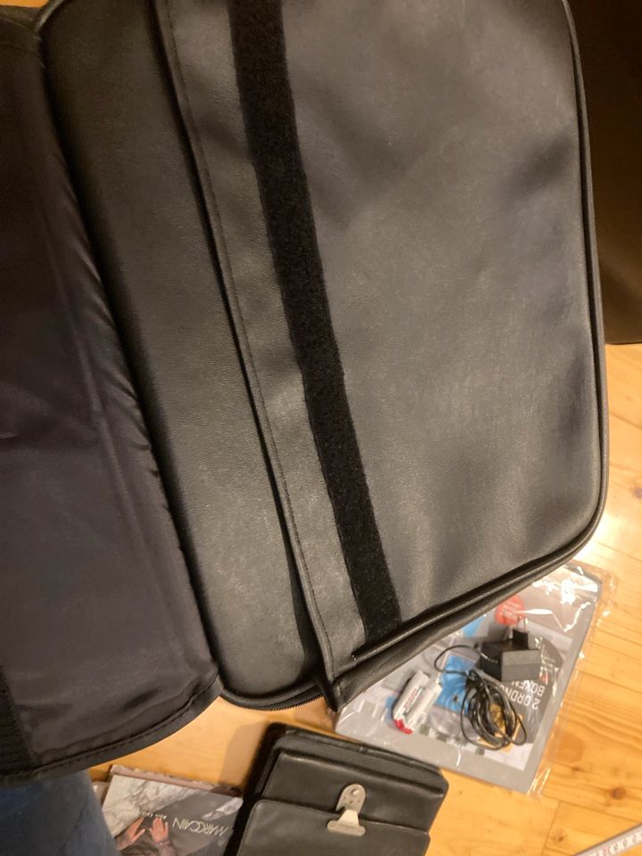 Kleine Laptop Tasche für iPad oder 12 Zoll Laptop in Werder (Havel)