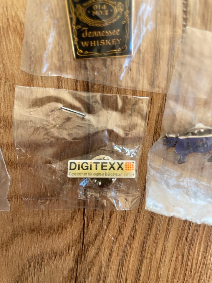 Pins Jack Daniels DigiTexx Milka Leisslinger Euro Anstecknadel in Gundelsheim