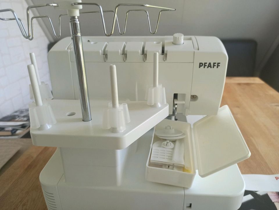 PFAFF hobbylock 2.0 Overlock Nähmaschine weiß in Selters