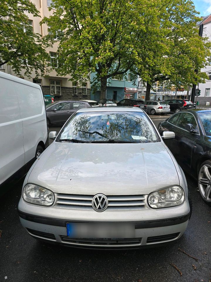 GOLF 4 1.4 BENZIN in Düsseldorf