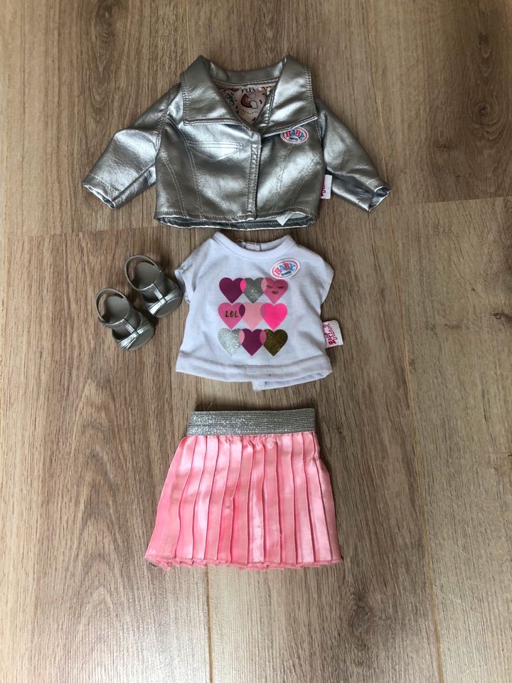 Baby Born Outfit in Ellerau 