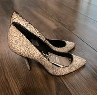 Pumps H&M echt Leder weiß/ schwarz Gr. 38 Neu! Nordrhein-Westfalen - Bottrop Vorschau