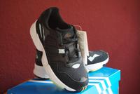 Neu Adidas Schuhe Originals Gr 39 1/2 Sportschuhe OVP Berlin - Reinickendorf Vorschau