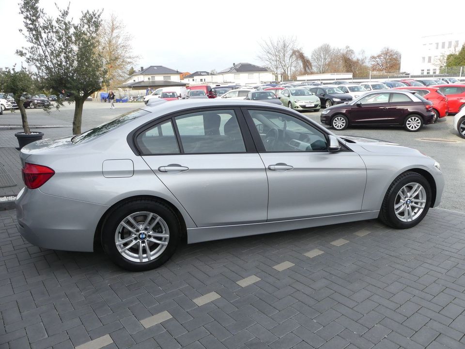 BMW 318 Baureihe 3 Lim. 318i Advantage, 1. Hand in Magdeburg