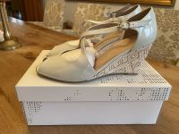 NEU Hochzeit Keilsandalette Hispanitas Gr. 39/40, Pumps, Lack Berlin - Treptow Vorschau