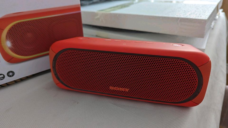 Sony SRS-XB30 Bluetooth Lautsprecher in rot in Köln