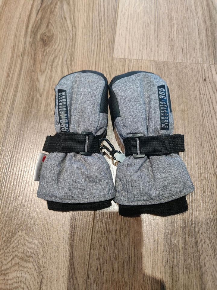 Handschuhe Baby in Arnsdorf