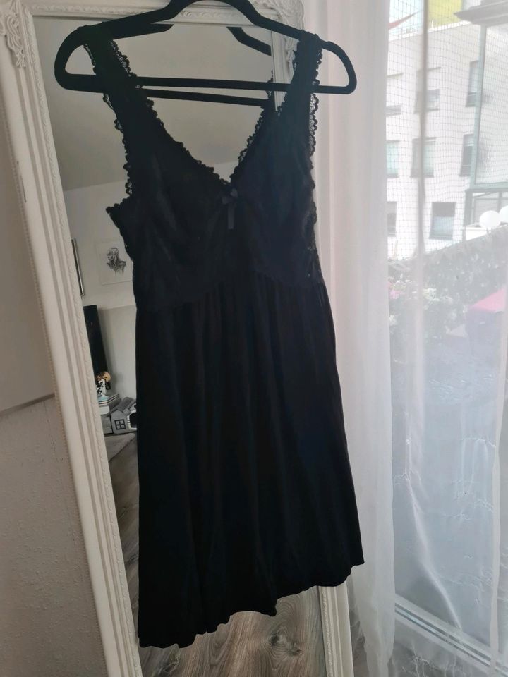 Hunkemöller Slipdress Nightwear Spitze Schwarz Gr. M in Köln