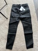 2x Stradivarius Petite Jeans Lederoptik Gr 40 Skinny High Waist Niedersachsen - Celle Vorschau