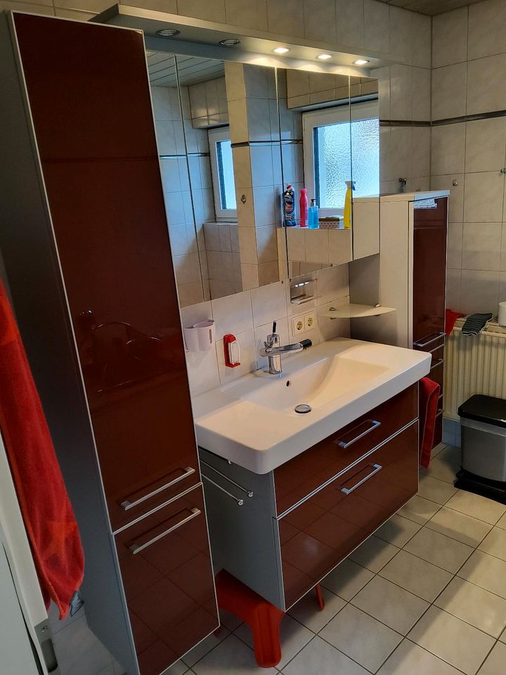 Badmöbel , incl. Waschbecken und gr. Spiegelschrank in Baienfurt