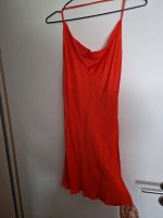 Satinkleid von Zara, kleid zum feiern, ausgehen schickes Kleid Nordrhein-Westfalen - Gütersloh Vorschau