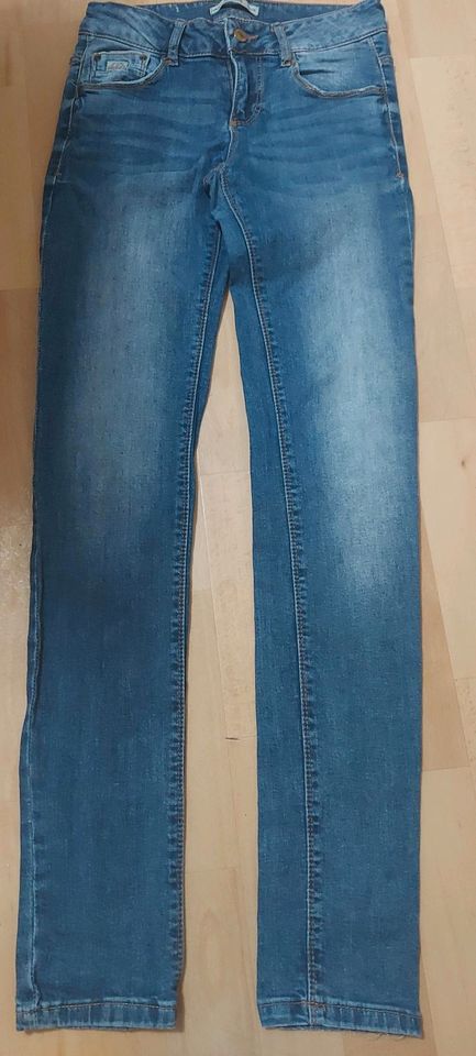 Pull&Bear Schöne Damen Jeans Hose in Ochtrup