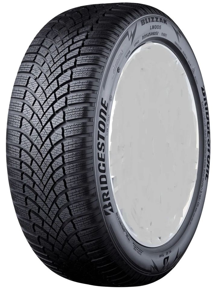 3X WINTERREIFEN 205/50 R17 93H AO BRIDGESTONE BLIZZAK LM005 22 NE in Goslar