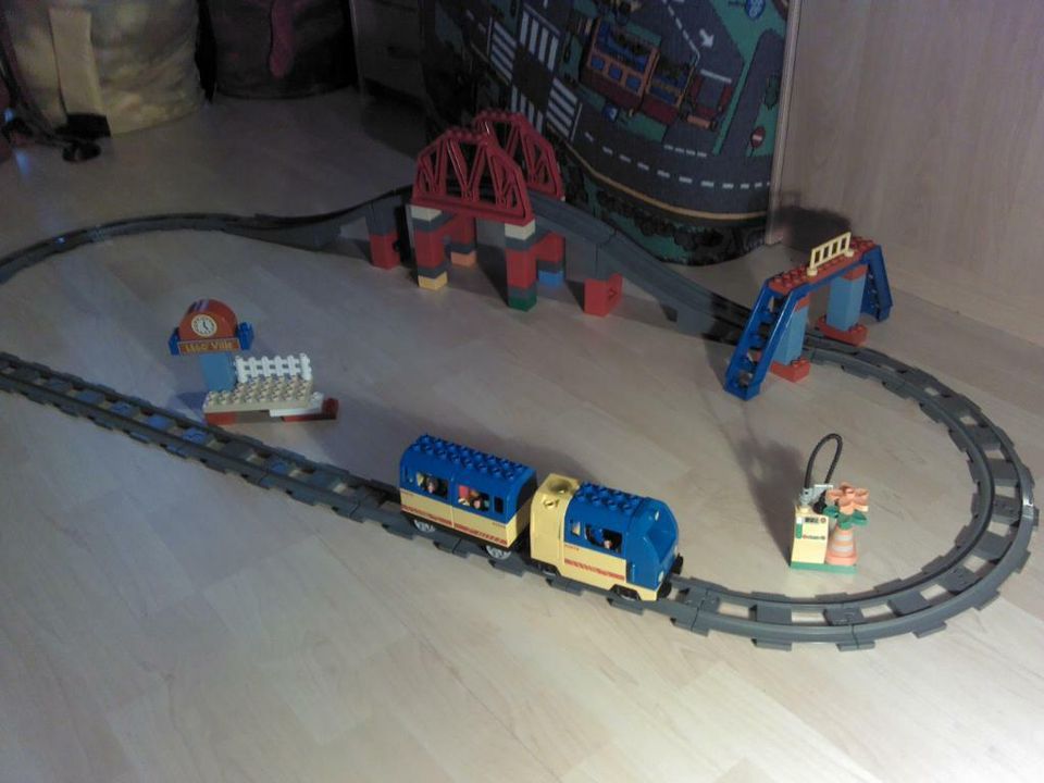 Elektrische Lego Duplo Eisenbahn Set 5608 in Panketal